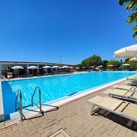 Long Beach Village Residence Sul Mare Spiaggia Privata Inclusa Lido Adriano Dış mekan fotoğraf