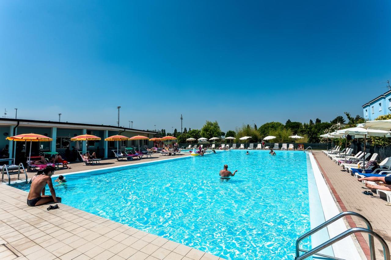 Long Beach Village Residence Sul Mare Spiaggia Privata Inclusa Lido Adriano Dış mekan fotoğraf