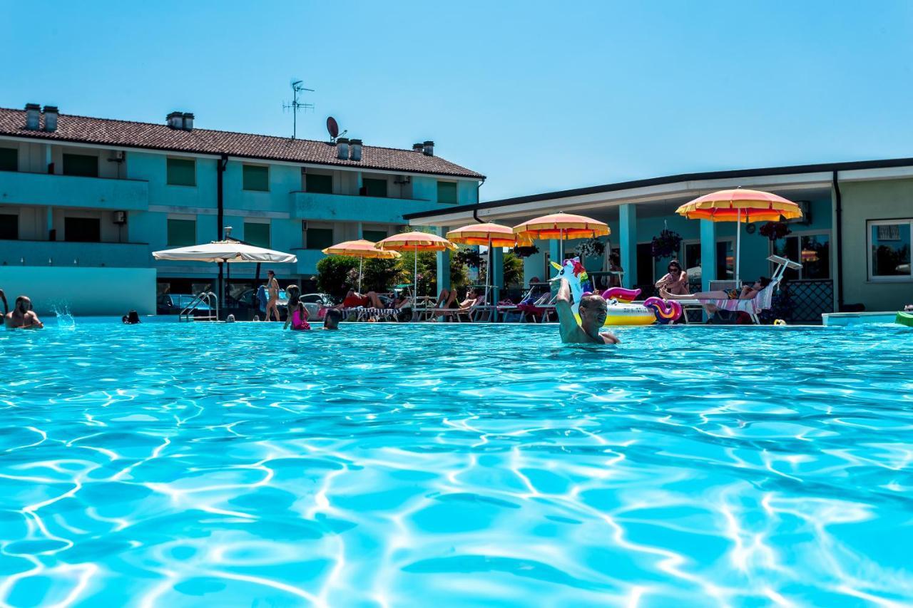 Long Beach Village Residence Sul Mare Spiaggia Privata Inclusa Lido Adriano Dış mekan fotoğraf