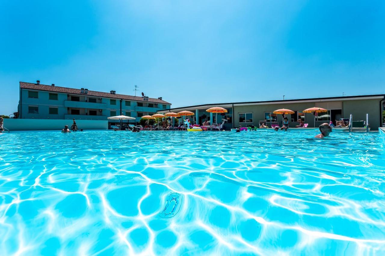 Long Beach Village Residence Sul Mare Spiaggia Privata Inclusa Lido Adriano Dış mekan fotoğraf