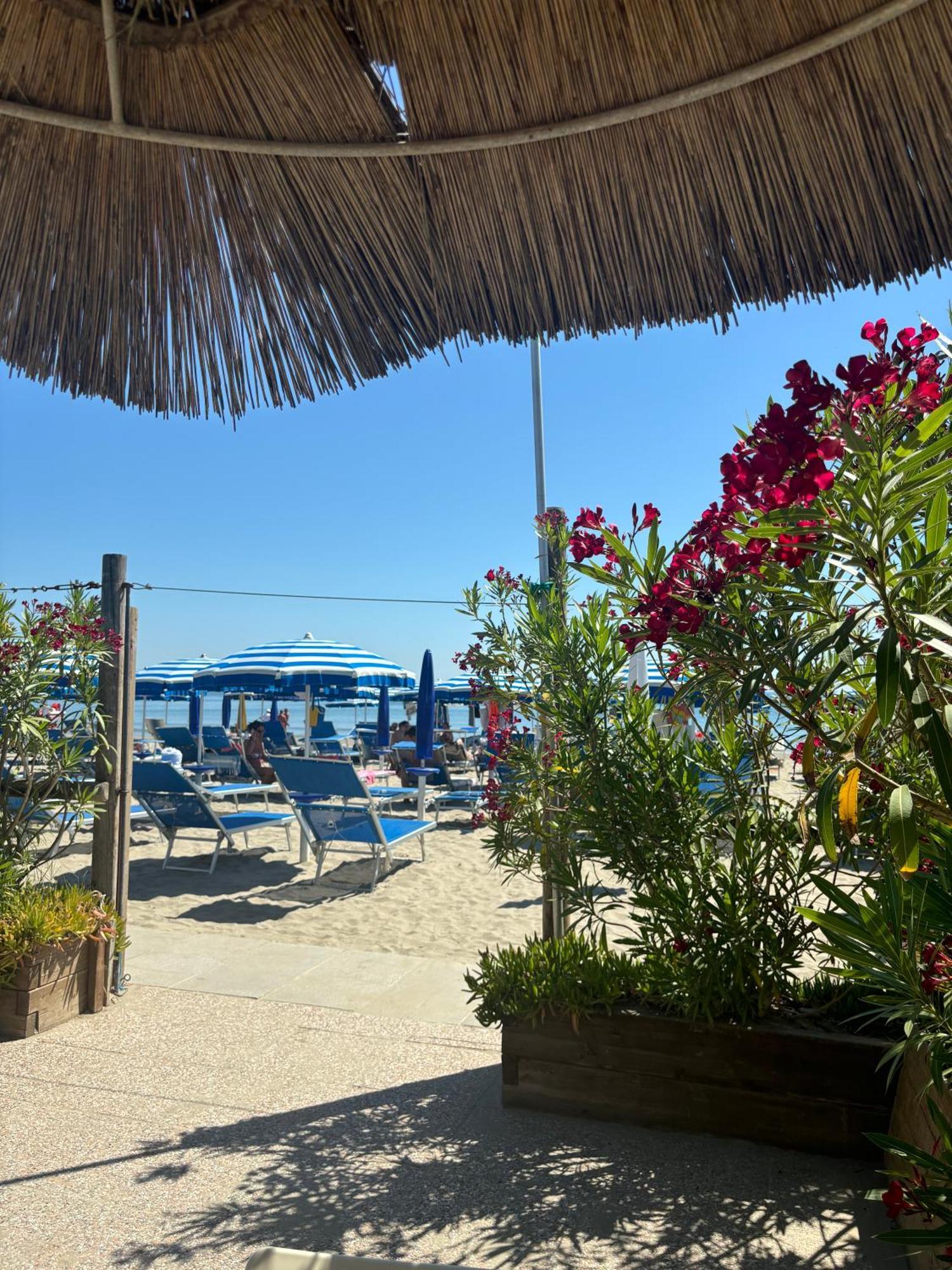 Long Beach Village Residence Sul Mare Spiaggia Privata Inclusa Lido Adriano Dış mekan fotoğraf