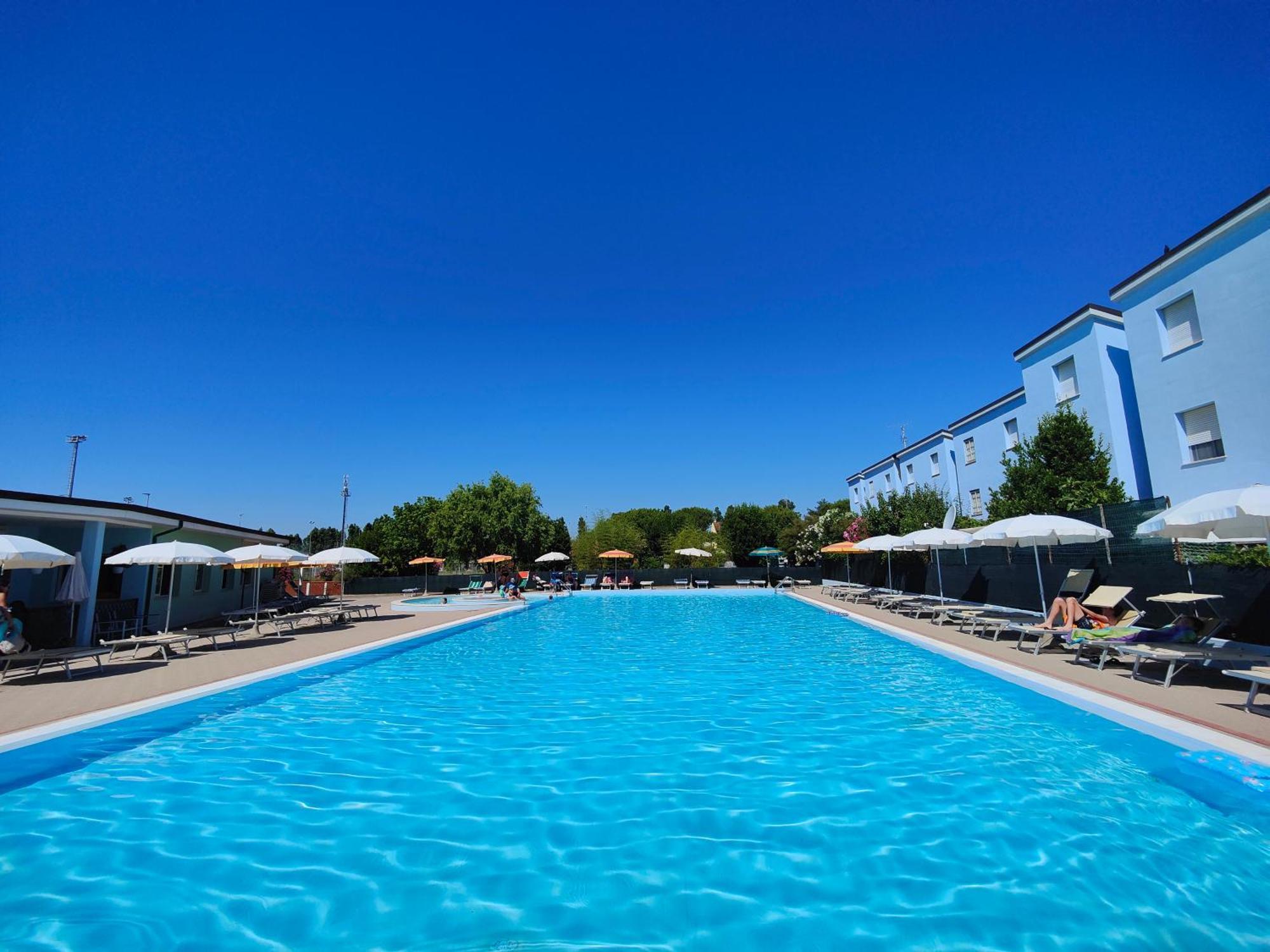 Long Beach Village Residence Sul Mare Spiaggia Privata Inclusa Lido Adriano Dış mekan fotoğraf