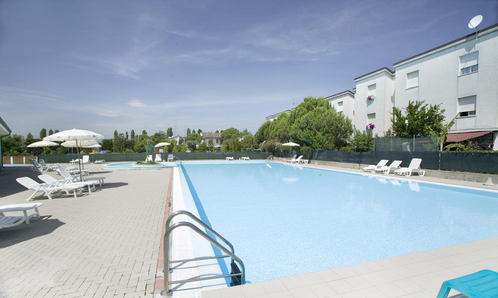 Long Beach Village Residence Sul Mare Spiaggia Privata Inclusa Lido Adriano Oda fotoğraf