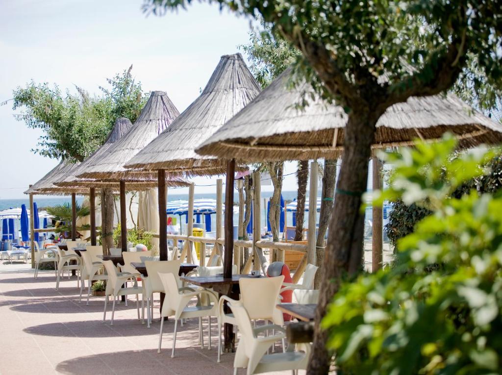 Long Beach Village Residence Sul Mare Spiaggia Privata Inclusa Lido Adriano Dış mekan fotoğraf